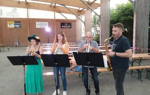 Guilers fête sa rentrée au boulodrome...
