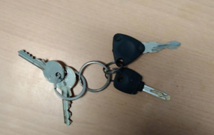 Un Trousseau de clés a été trouvé sur le terrain...