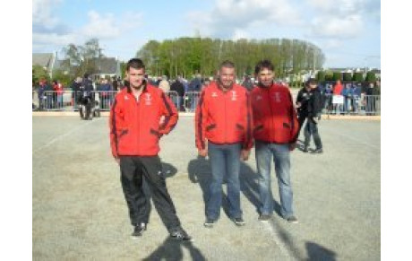 Victoire de Gouesnou  au Triplette ''Open'' ...