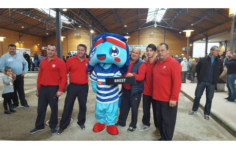 BREST avec les honneurs...