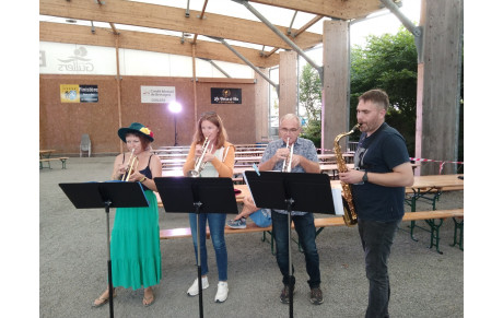 Guilers fête sa rentrée au boulodrome...