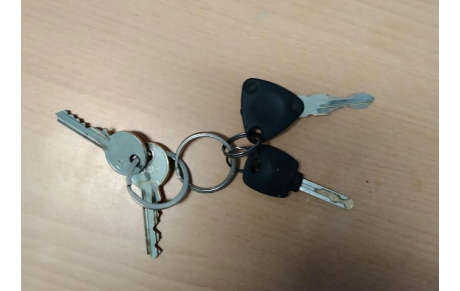 Un Trousseau de clés a été trouvé sur le terrain...